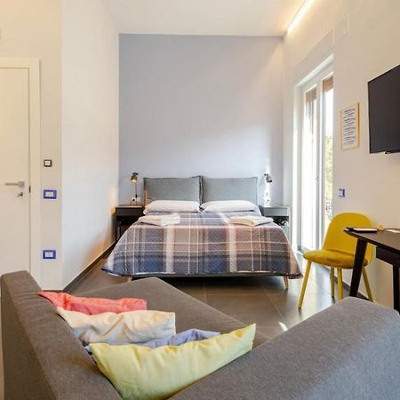 B&B Un Passo Dal Treno Piazza Vittorio Veneto 36-Salerno Station Exteriér fotografie