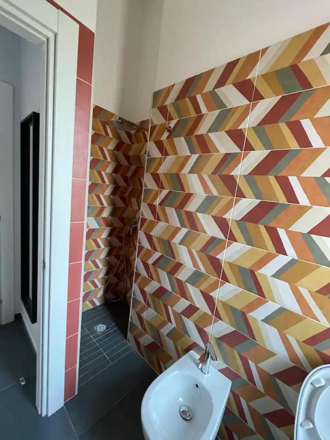 B&B Un Passo Dal Treno Piazza Vittorio Veneto 36-Salerno Station Exteriér fotografie