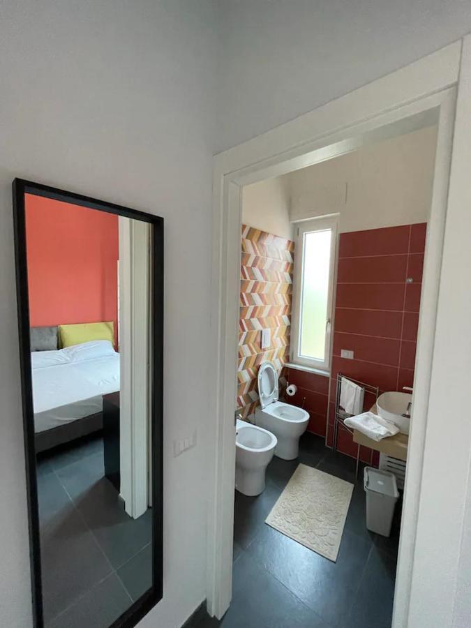 B&B Un Passo Dal Treno Piazza Vittorio Veneto 36-Salerno Station Exteriér fotografie