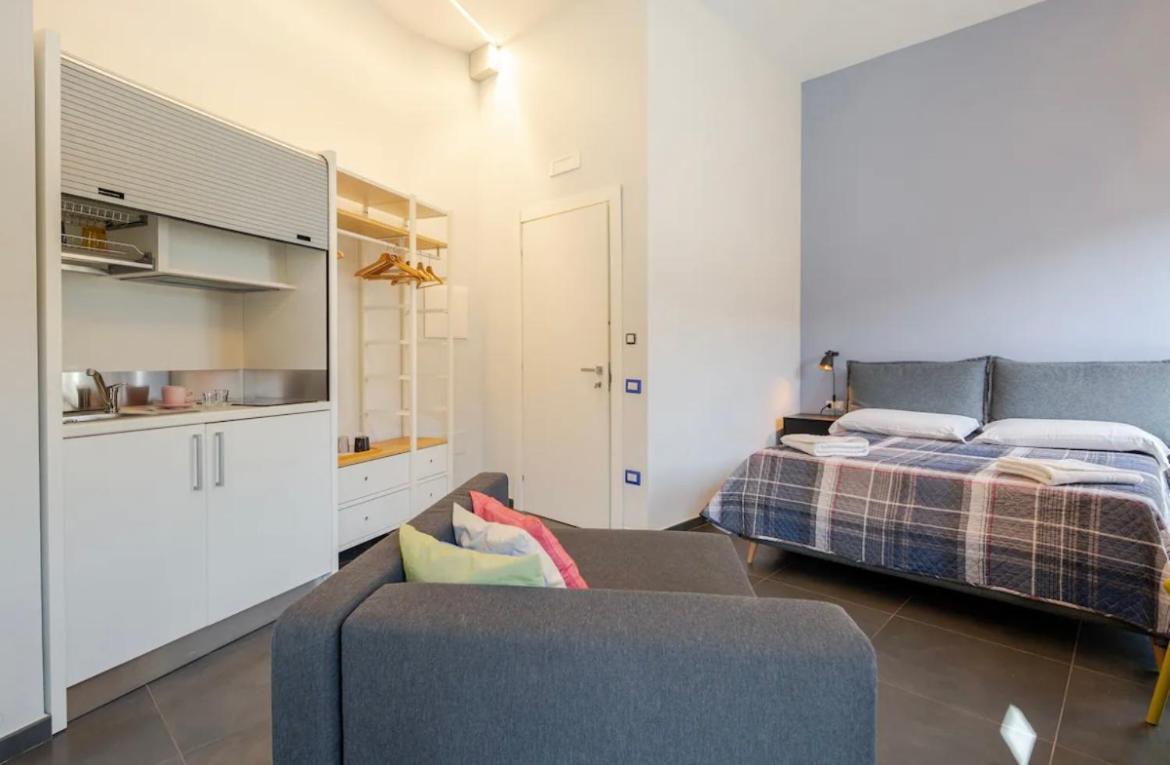 B&B Un Passo Dal Treno Piazza Vittorio Veneto 36-Salerno Station Exteriér fotografie